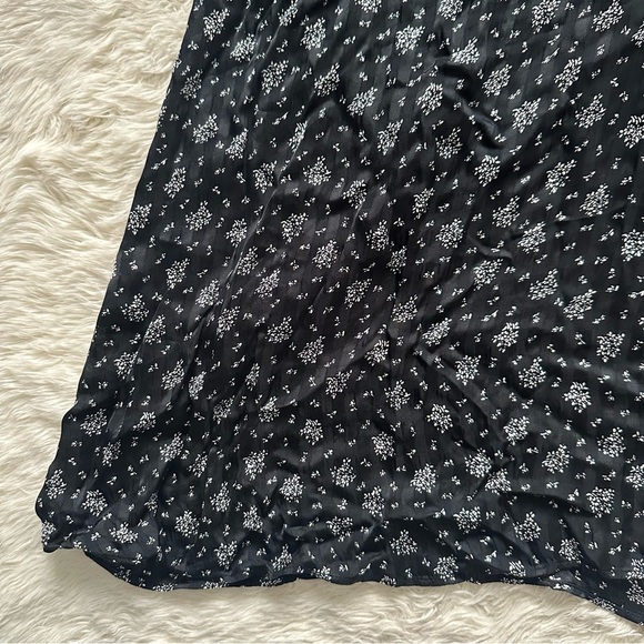 Madewell Dress Ruched Midi V-neck Long Sleeve Floral True Black 2 - Picture 8 of 14